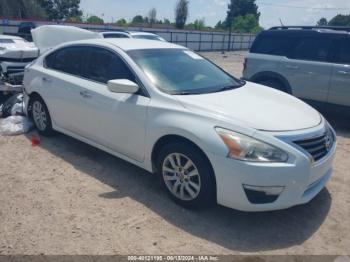  Salvage Nissan Altima