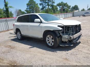  Salvage Toyota Highlander