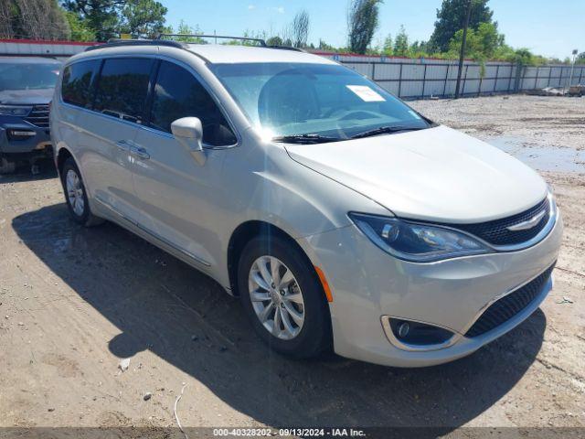  Salvage Chrysler Pacifica