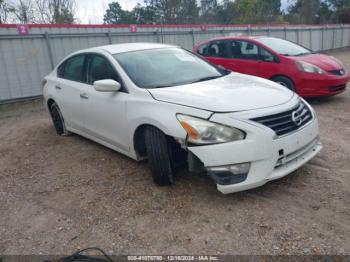  Salvage Nissan Altima