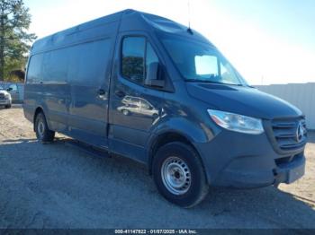  Salvage Mercedes-Benz Sprinter 2500