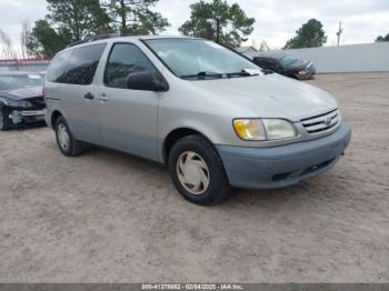  Salvage Toyota Sienna