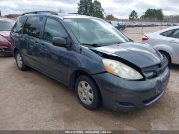  Salvage Toyota Sienna