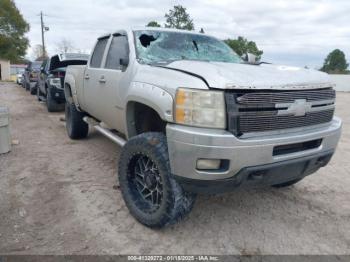  Salvage Chevrolet Silverado 2500