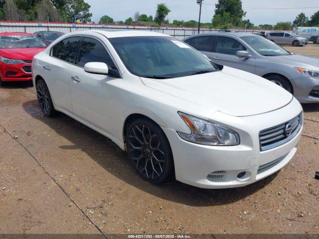  Salvage Nissan Maxima