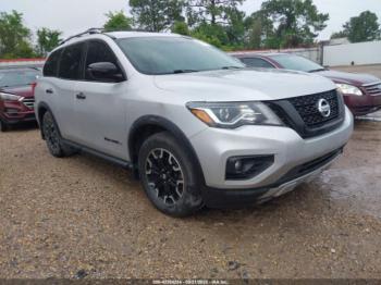 Salvage Nissan Pathfinder