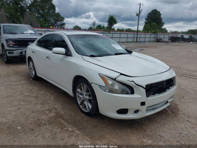  Salvage Nissan Maxima