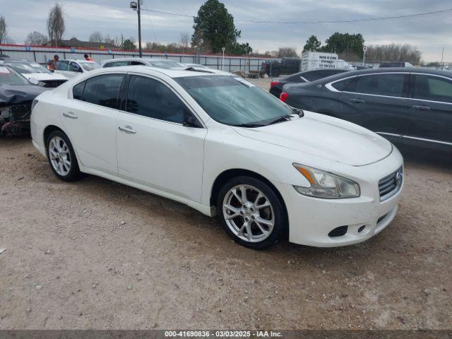  Salvage Nissan Maxima