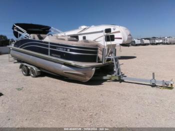  Salvage Harris Harris 210 Cruiser