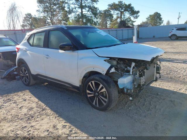  Salvage Nissan Kicks