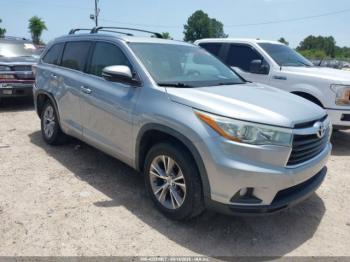  Salvage Toyota Highlander
