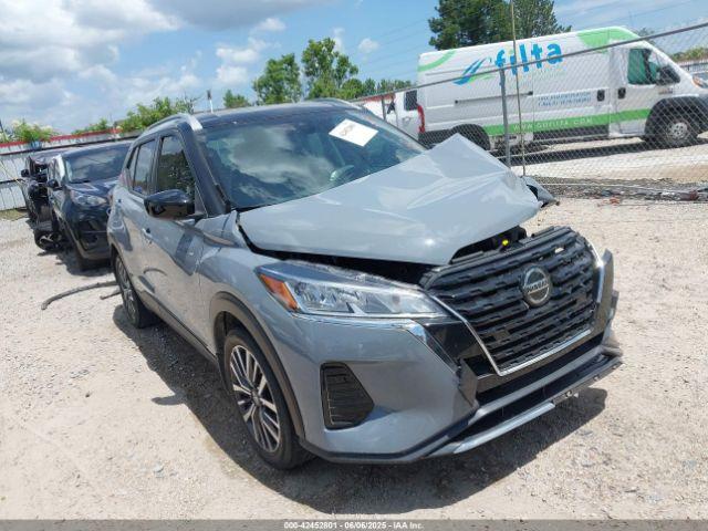  Salvage Nissan Kicks
