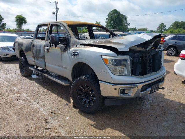  Salvage Nissan Titan