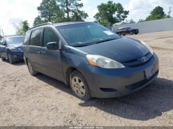  Salvage Toyota Sienna