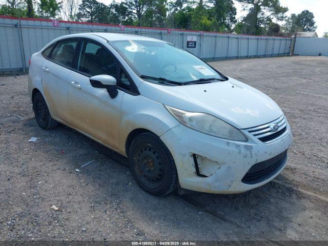  Salvage Ford Fiesta
