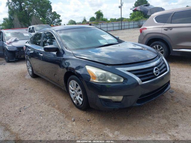  Salvage Nissan Altima