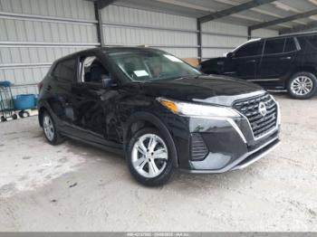  Salvage Nissan Kicks