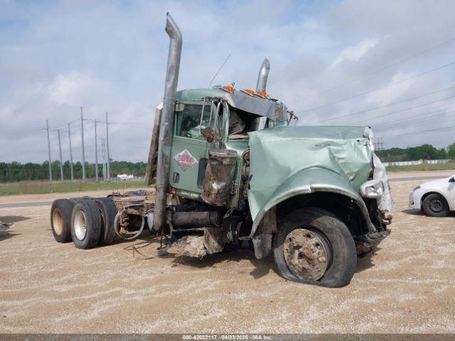  Salvage Peterbilt 086600