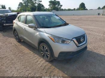  Salvage Nissan Kicks
