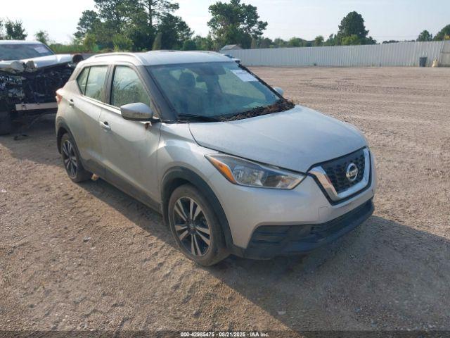  Salvage Nissan Kicks