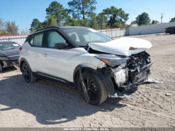  Salvage Nissan Kicks