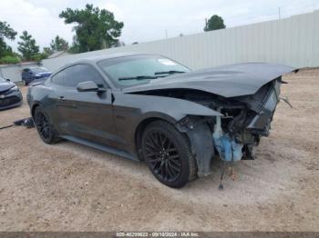  Salvage Ford Mustang