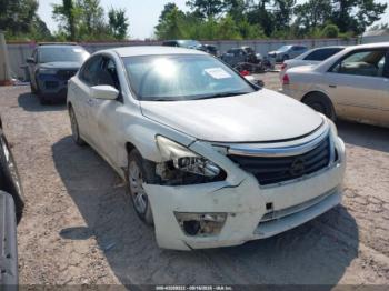  Salvage Nissan Altima