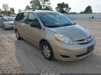  Salvage Toyota Sienna