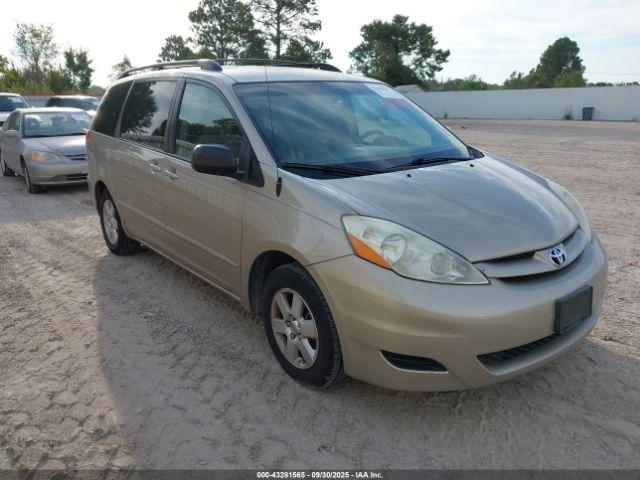  Salvage Toyota Sienna