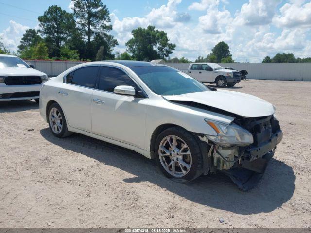  Salvage Nissan Maxima