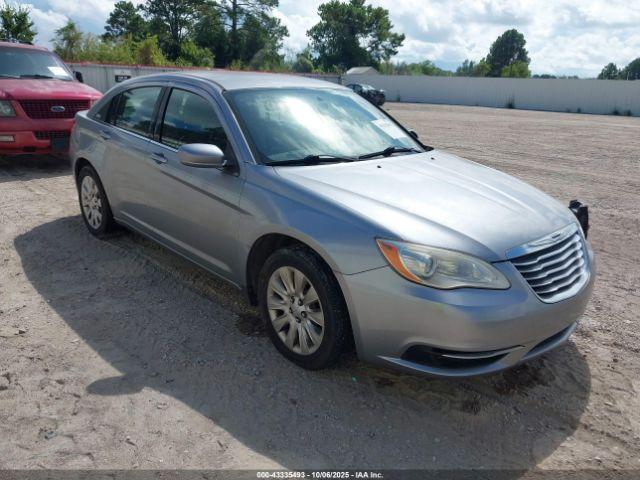  Salvage Chrysler 200