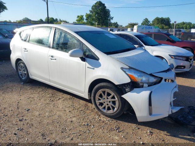  Salvage Toyota Prius v