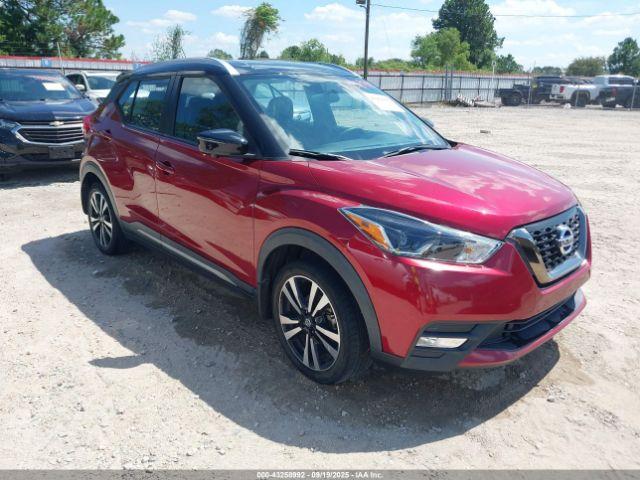  Salvage Nissan Kicks