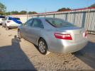 Toyota Camry Le Image 9