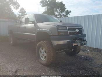  Salvage Chevrolet Silverado 2500