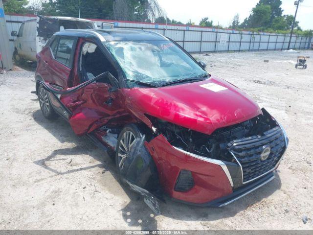  Salvage Nissan Kicks