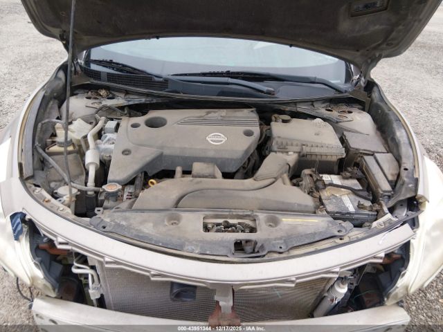 Nissan Altima 2.5 Sv Image 9