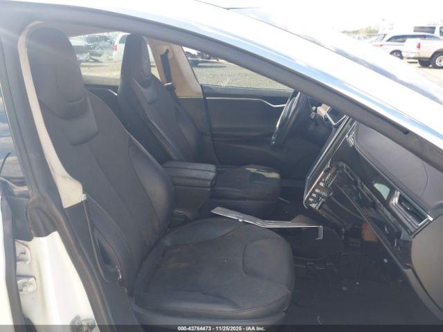 Tesla Model S Image 10