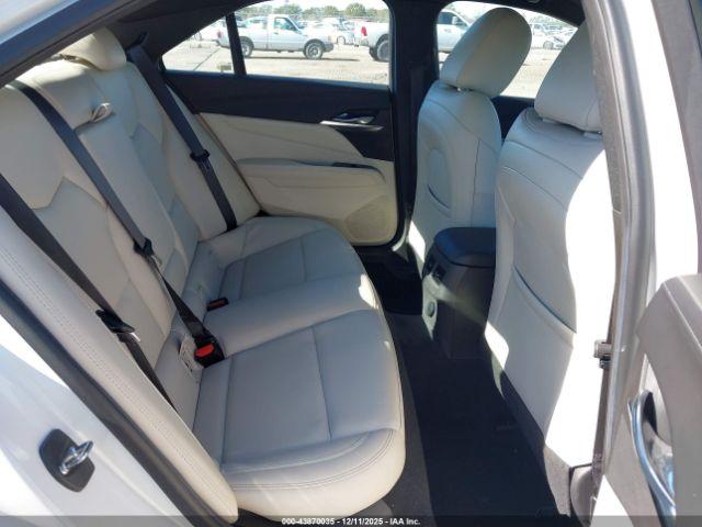 Cadillac CT4 Luxury Image 9