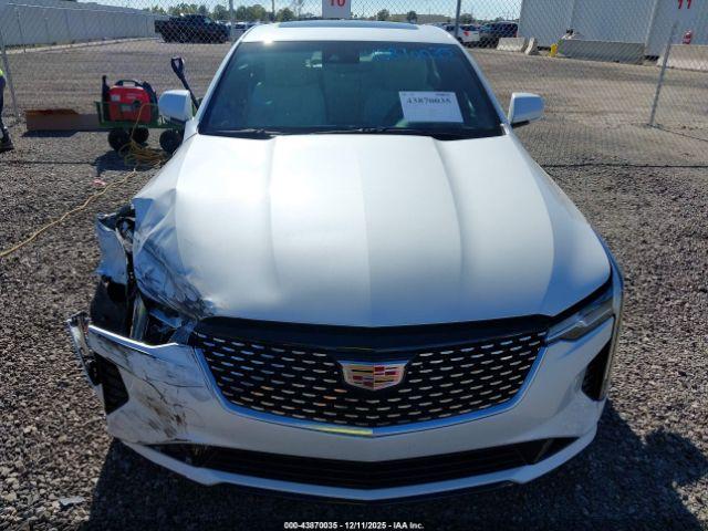 Cadillac CT4 Luxury Image 2