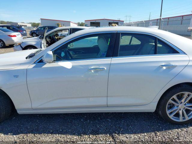 Cadillac CT4 Luxury Image 12