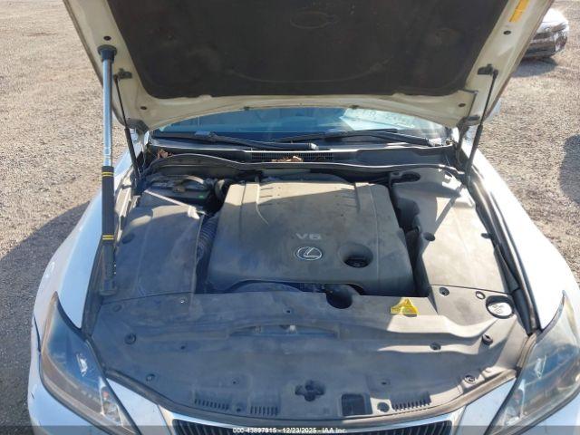 Lexus Is Image 8