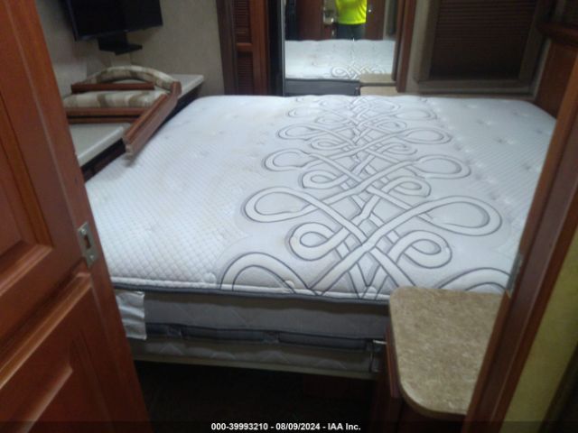 Freightliner Chassis X Line Motor Home Image 9