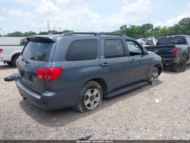 Toyota Sequoia Sr5 4.6l V8 Image 2