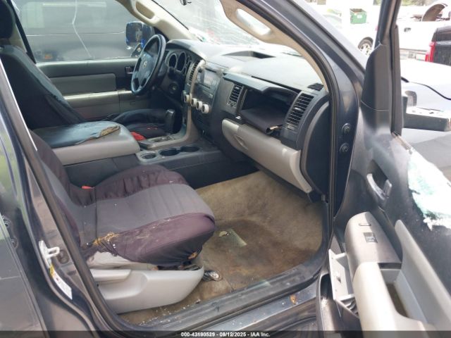 Toyota Sequoia Sr5 4.6l V8 Image 7