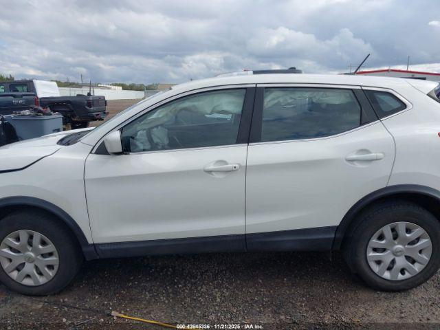 Nissan Rogue S Fwd Xtronic Cvt Image 2