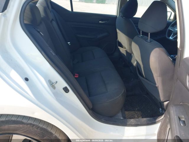 Nissan Altima S Fwd Image 10