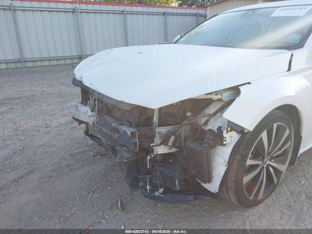 Nissan Altima Platinum Image 7