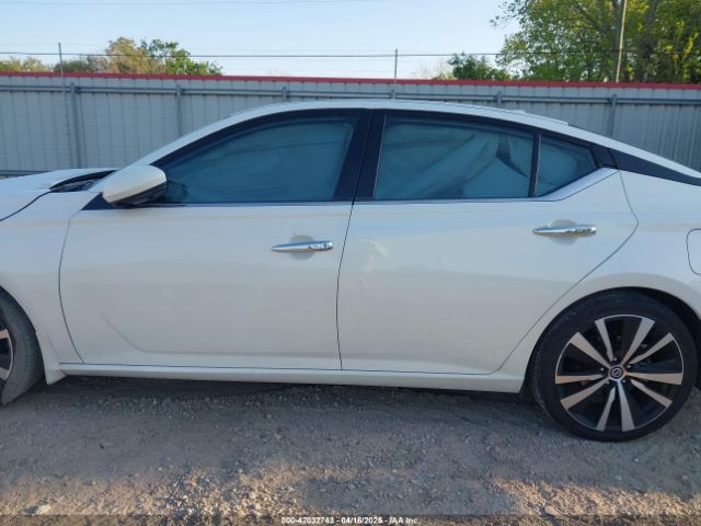 Nissan Altima Platinum Image 15