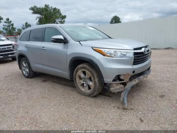  Salvage Toyota Highlander